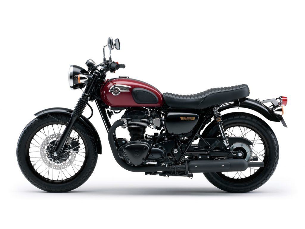 Kawasaki W800 Special Edition in Candy Cardinal Red