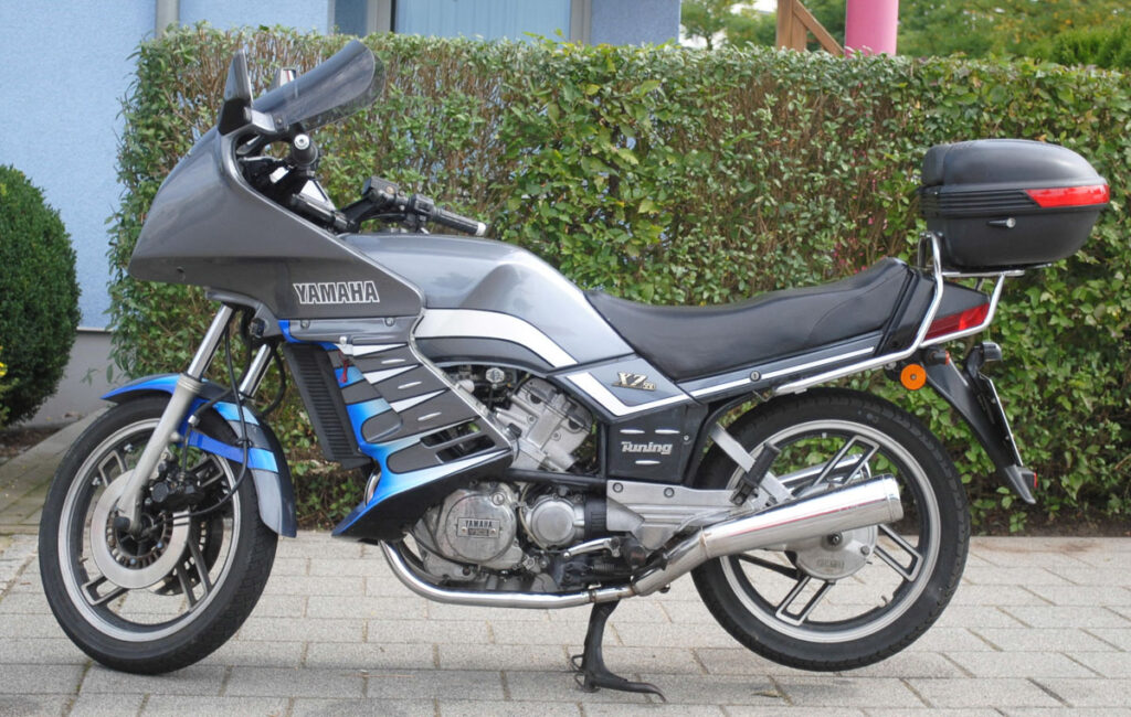 Yamaha XZ 550