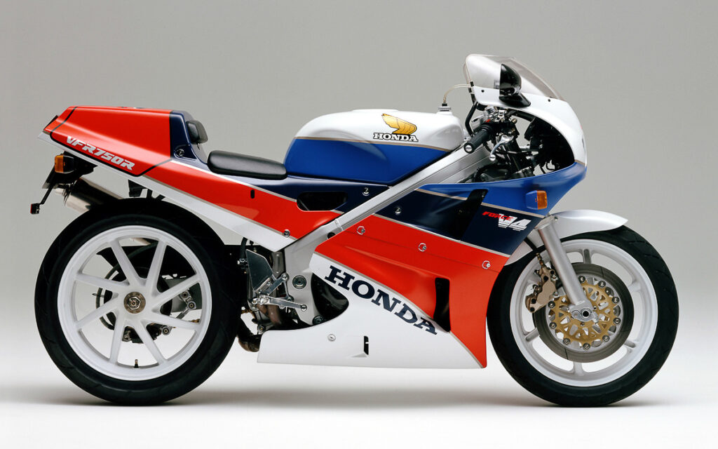 Honda VFR 750R RC30