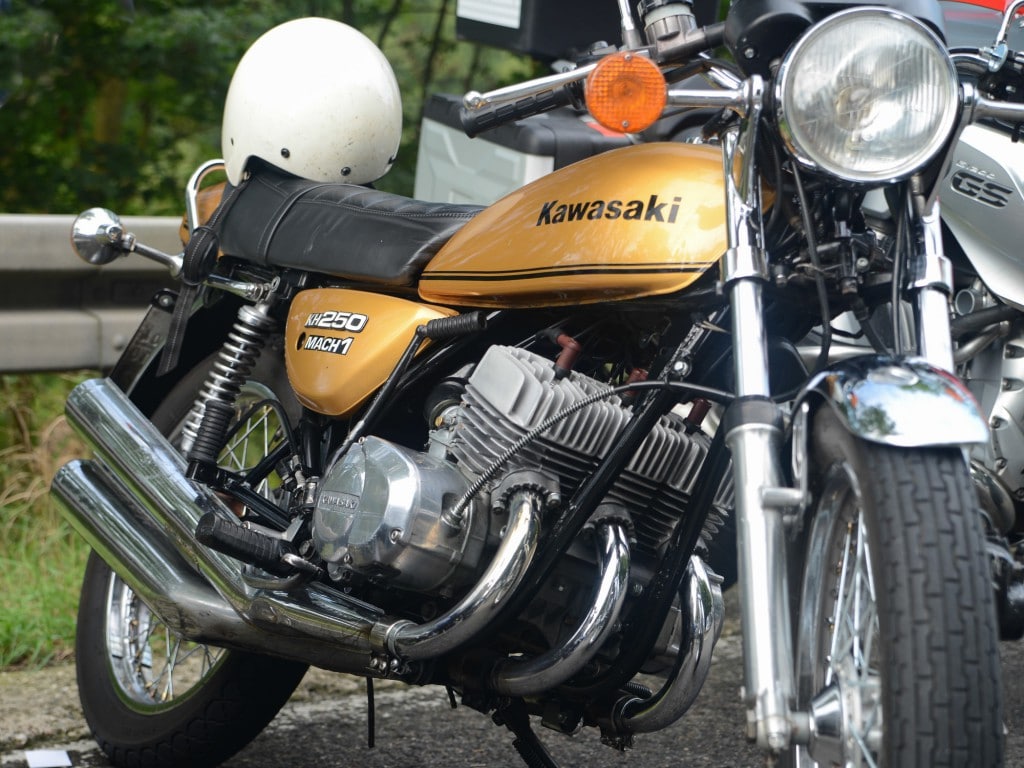 Kawasaki KH 250 (1976 bis 1980) Schwergewichtiger Triple