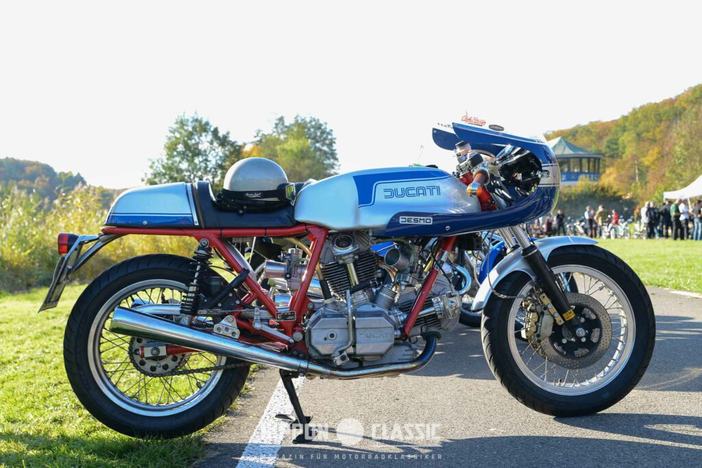 Die Ducati 900SS gefällt mit ihrem Königswellenantrieb 