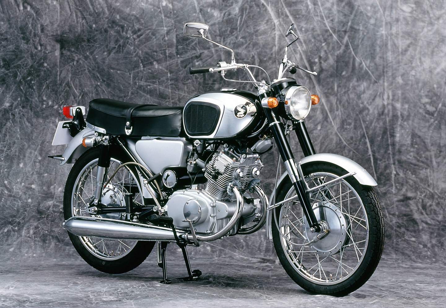 Honda CB160 – the little stranger within the family ties – Nippon ...