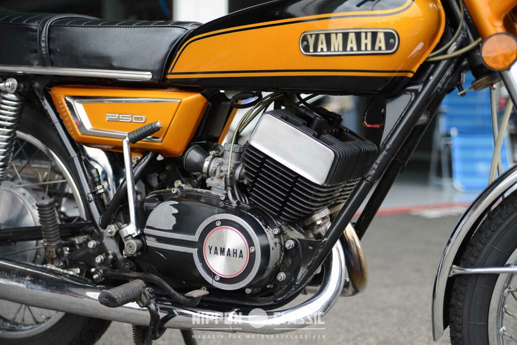 Der DS7 Motor hatte noch fünf Spülkanäle, der der RD 250 bereits sieben 