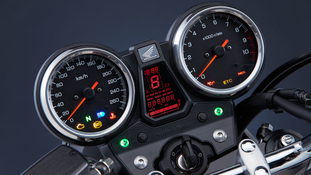 Die Instrumente der neuen Honda CB 1300 Super Four geben keinen Anlass zur Kritik