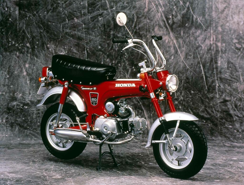 So ging's los: Honda Dax ST 50 von 1969 (Quelle: Honda 