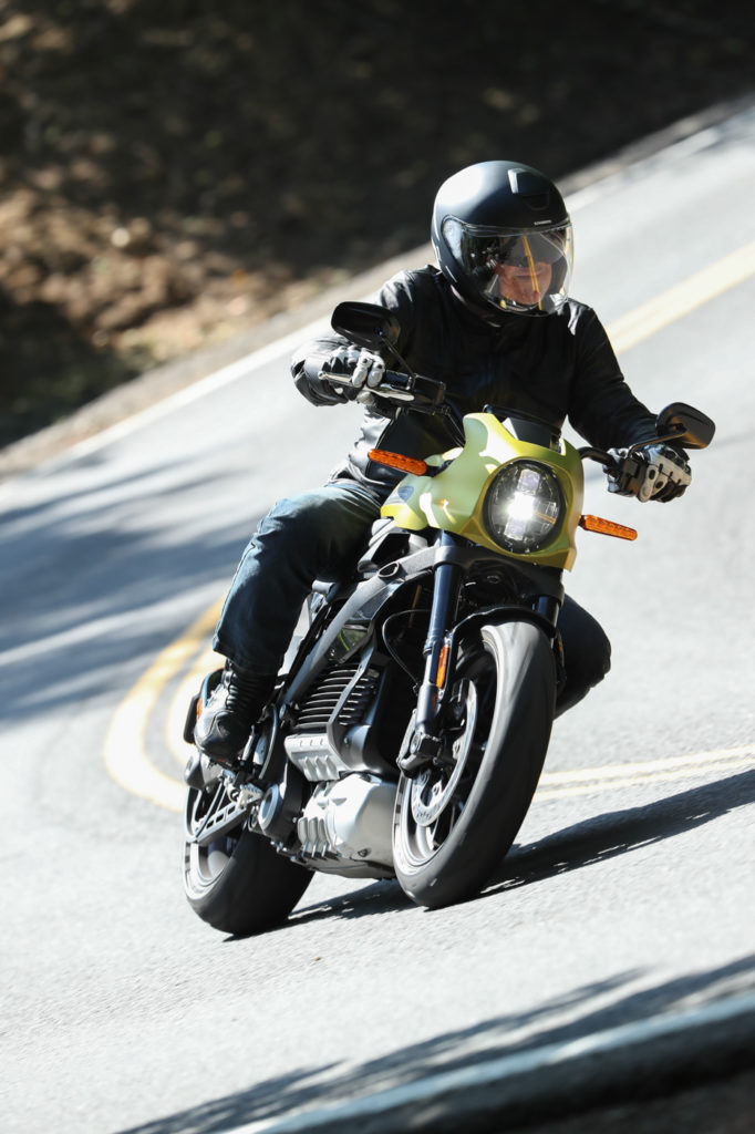 Die Harley-Davidson Livewire überzeugt mit Schräglagenfreiheit