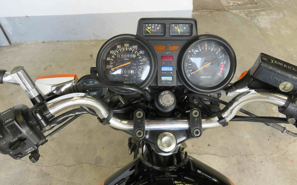 Volle Kommandozentrale: Yamaha XJ 550 Cockpit 