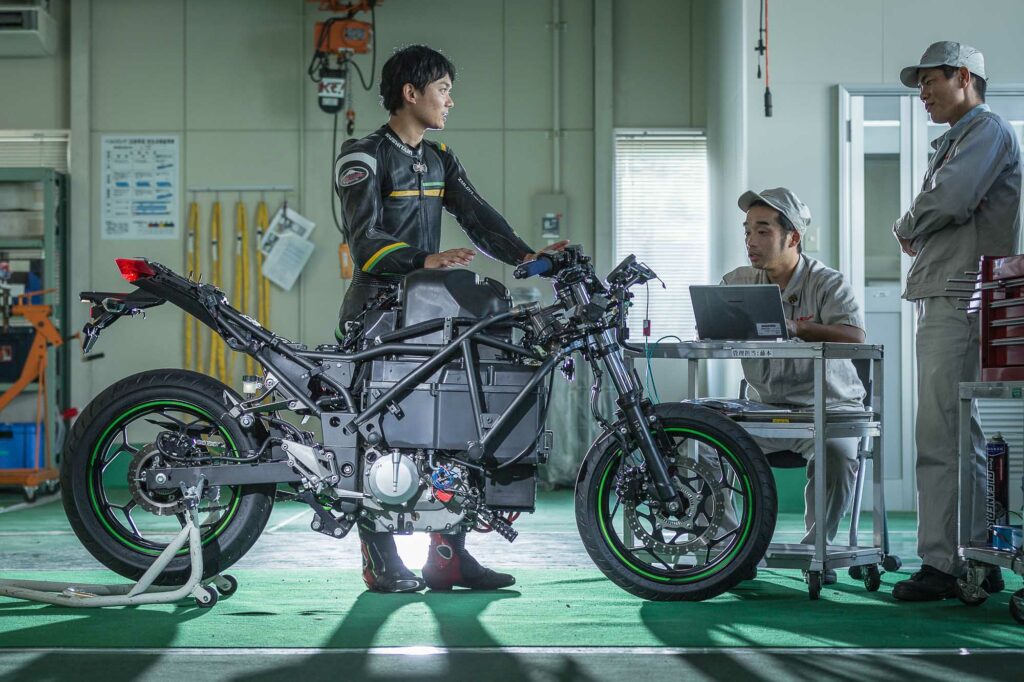 Kawasaki Motors setzt bis 2025 auf alternative Antriebe