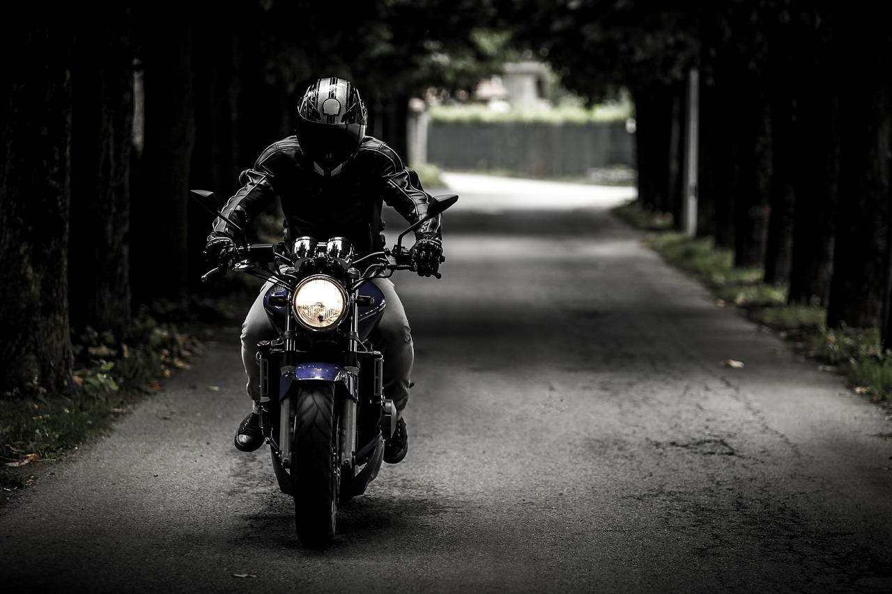 Wen einmal die Leidenschaft des Motorradfahrens gepackt hat, kommt meist nicht wieder davon los.