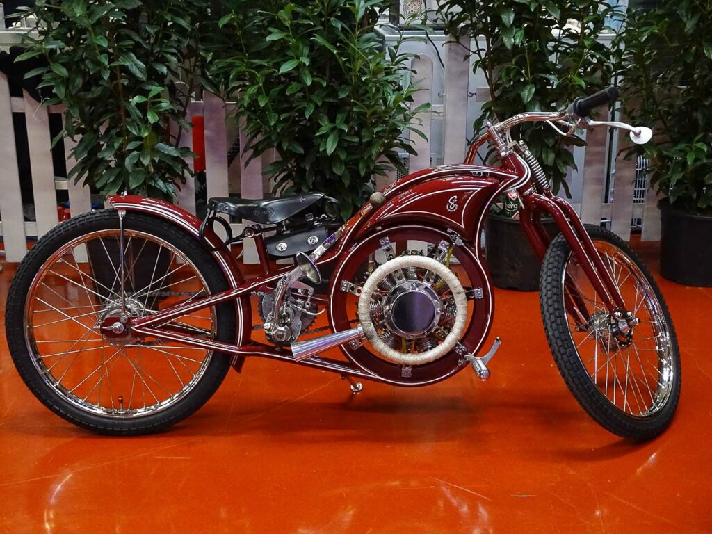 Grandioses Custom Bike mit Sternmotor 